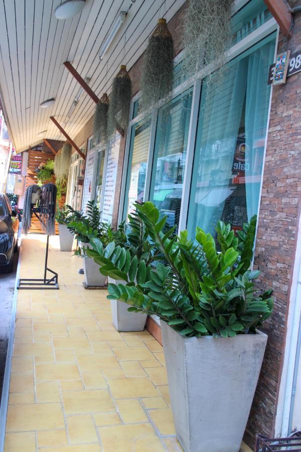 Spa Guest House Pantai Jomtien Bagian luar foto