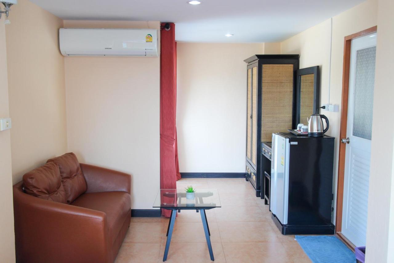 Spa Guest House Pantai Jomtien Bagian luar foto