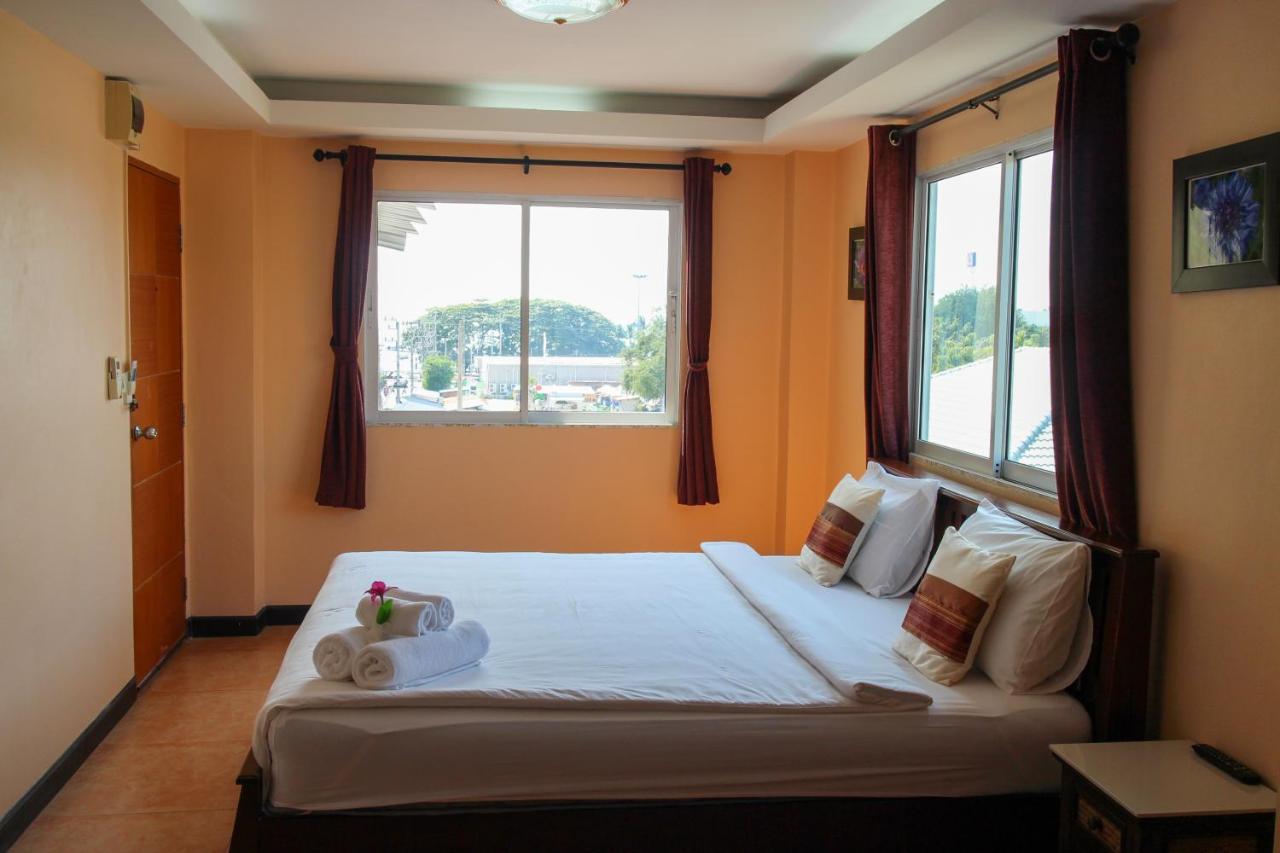 Spa Guest House Pantai Jomtien Bagian luar foto