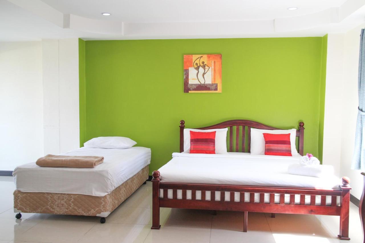 Spa Guest House Pantai Jomtien Bagian luar foto