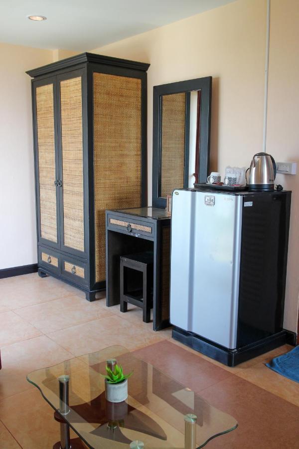 Spa Guest House Pantai Jomtien Bagian luar foto