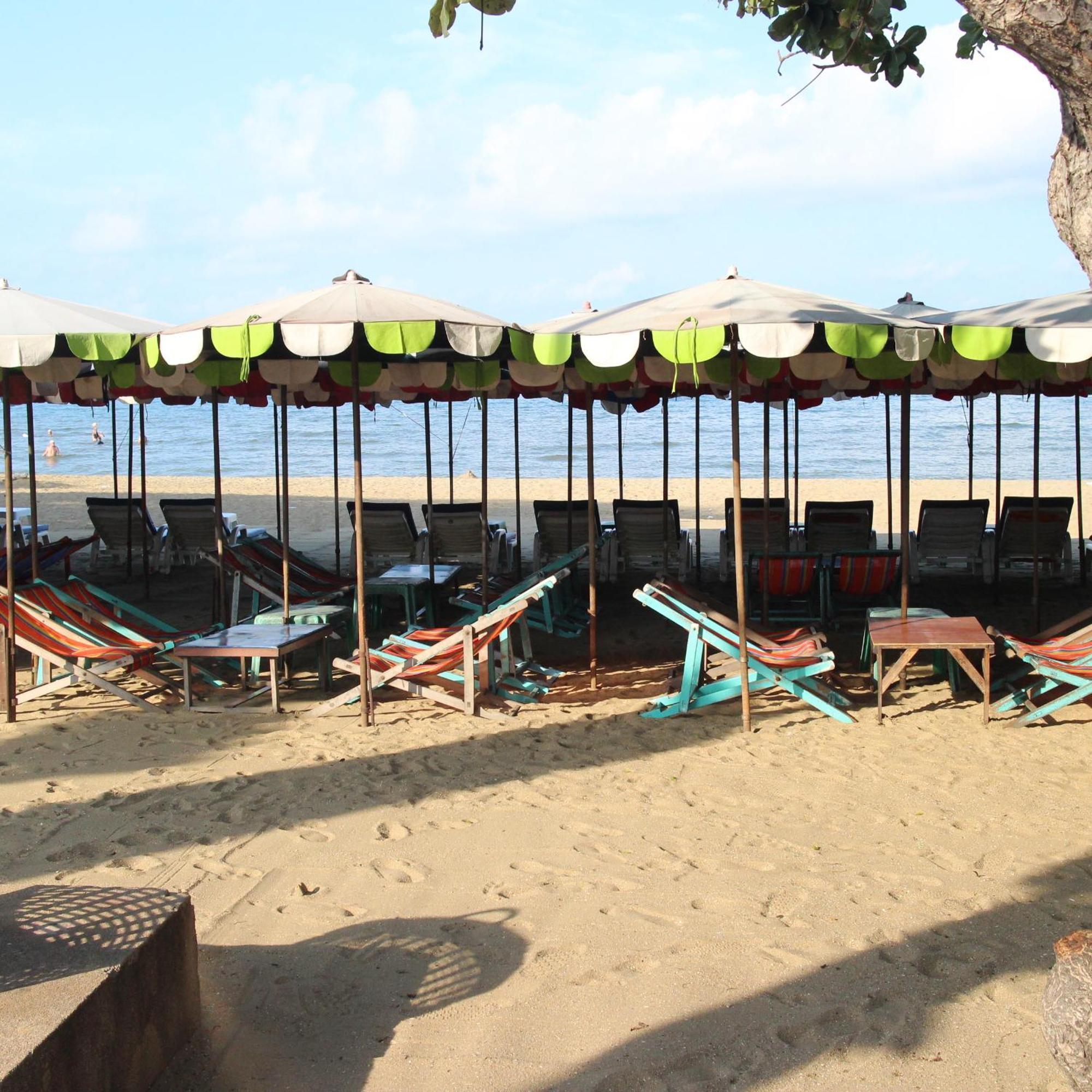 Spa Guest House Pantai Jomtien Bagian luar foto