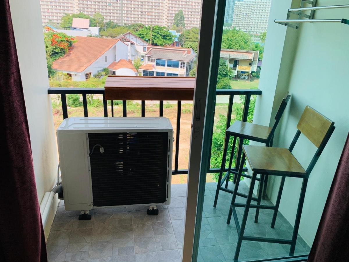 Spa Guest House Pantai Jomtien Bagian luar foto